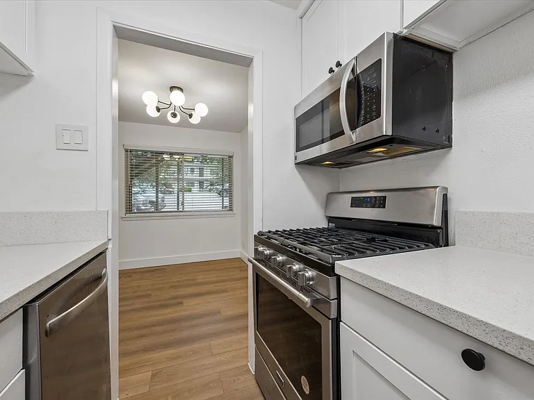 1202 Newning Ave #114 — Photo 7
