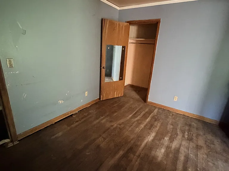 460 Rogers St — Photo 9