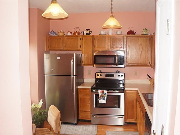3rd image of 4429 N Robertson Blvd