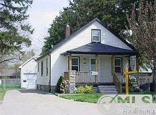 8411 E Ten Mile Rd, Center Line, MI 48015