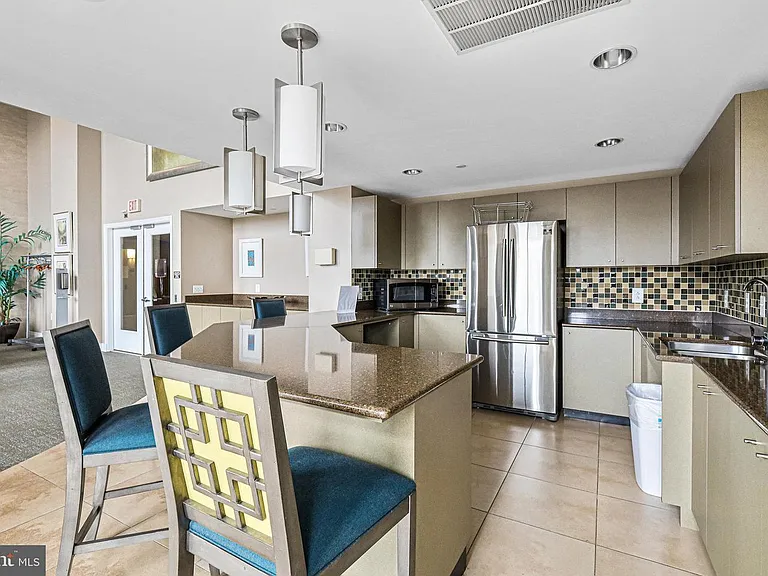 2451 Midtown Ave #1007 — Photo 34