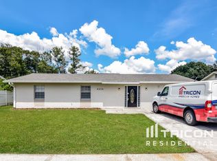 8206 Laguna Ln, Tampa, FL 33619