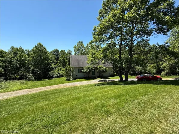 7917 Flawil Dr, Millersburg, OH 44654