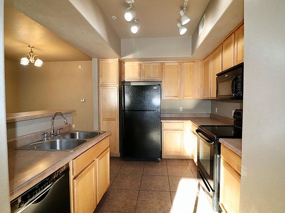 3rd image of 16825 N 14th St Unit 104
