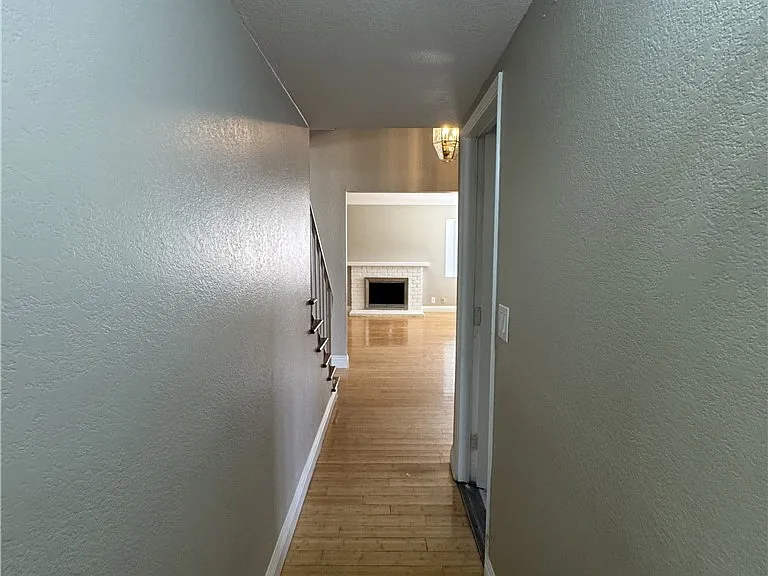 4037 S Ellesford Ave — Photo 14