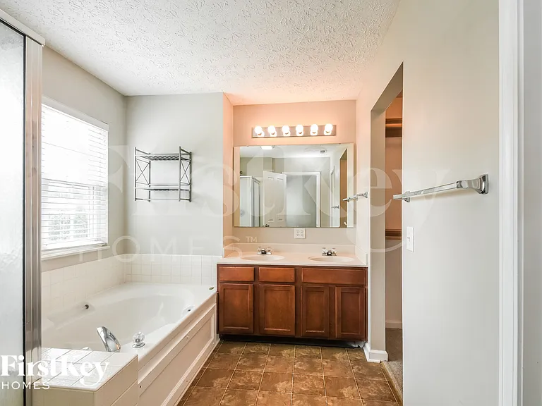 11263 Hearthstone Dr — Photo 9