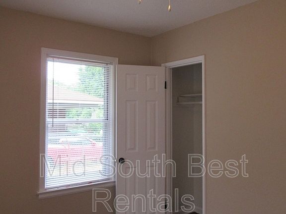 5th image of 1440 Rolling Hills Dr