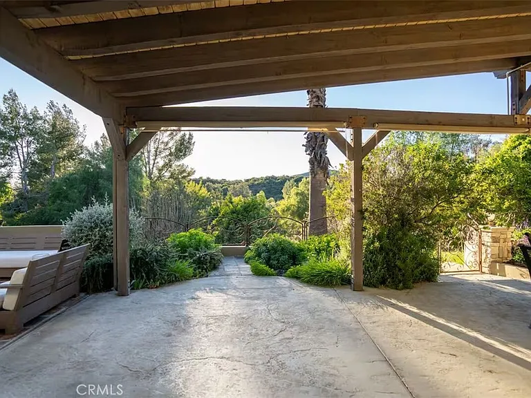 24361 Mulholland Hwy — Photo 26