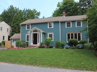 5 Fallgren Ln, Weymouth, MA 02189