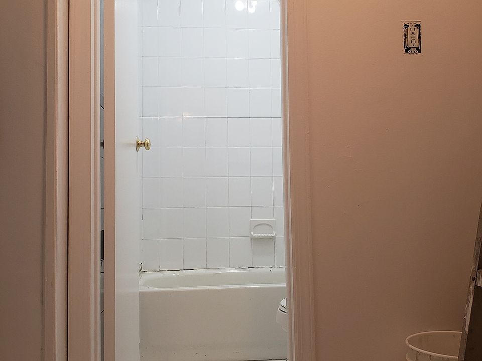 1st image of 148 W 67th St APT 6