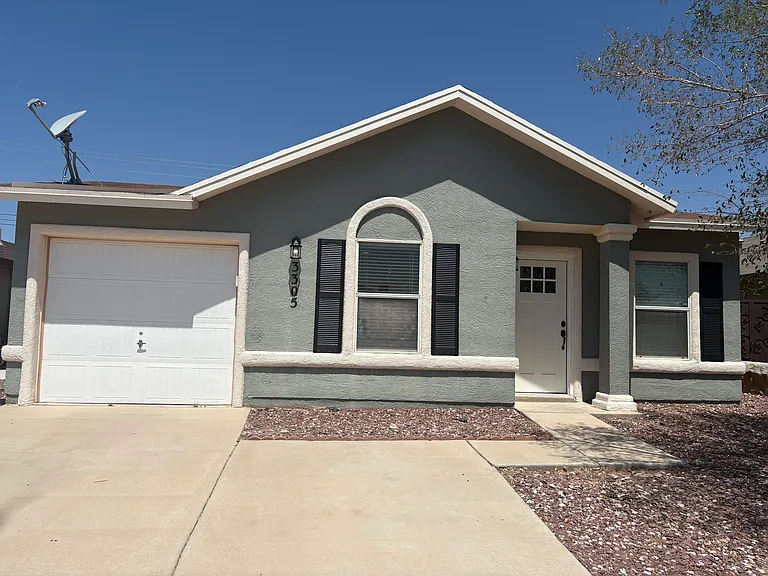 3305 Scarlet Point Dr — Photo 1