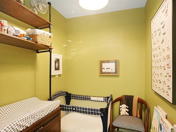 5th image of 135 Columbia St #1