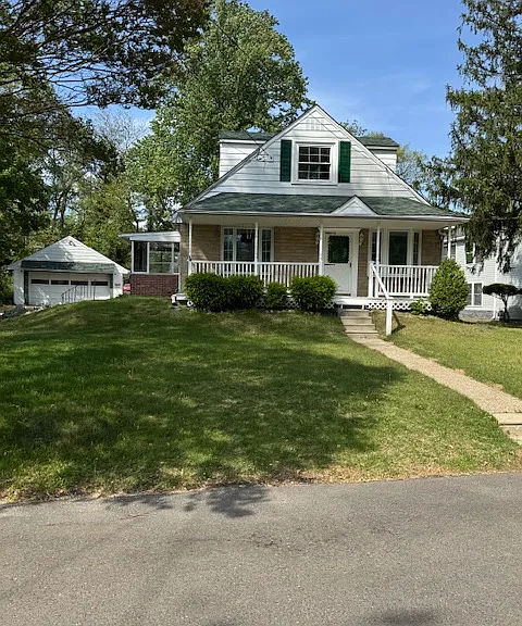 337 Duff Ave — Photo 1