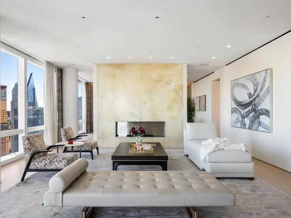 25 Columbus Circle image 12 of 18