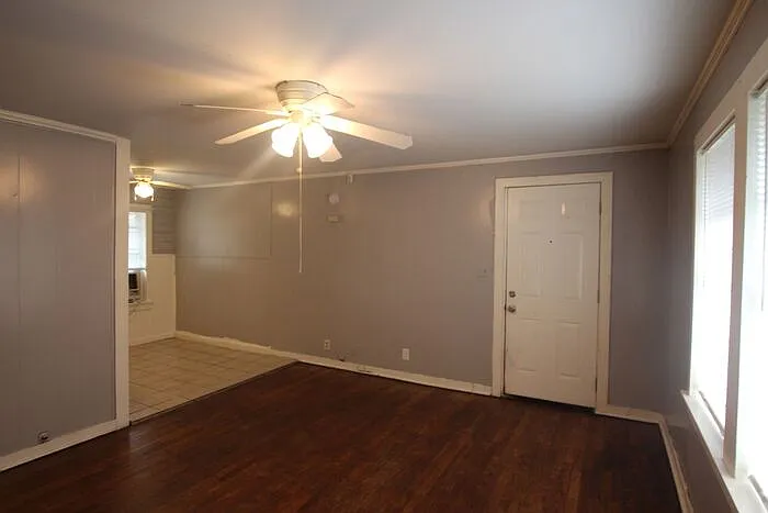 518 W Charnwood St #A — Photo 3