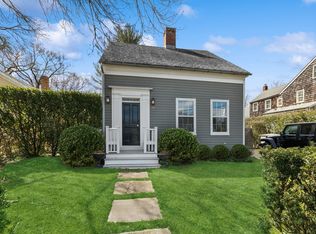 14 Ackerly St, Sag Harbor, NY 11963