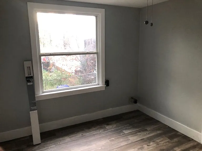 212 W Broadway St — Photo 14