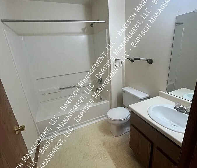 W170S7603 Gregory Dr #G — Photo 6