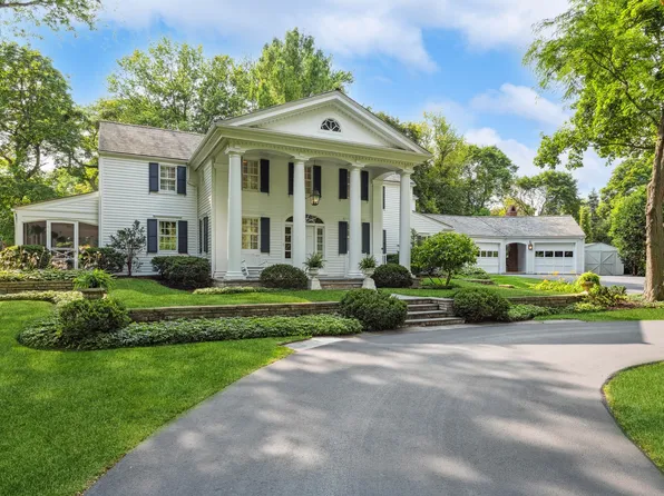 32 Otis Rd, Barrington Hills, IL 60010