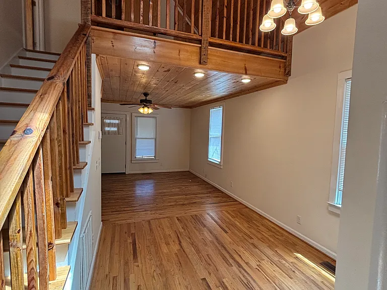 955 N Chase St — Photo 1