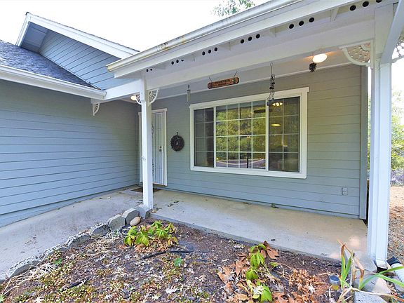 3rd image of 22699 Cedar Pines Ave