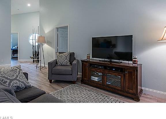 3rd image of 56 Silver Oaks Cir #202