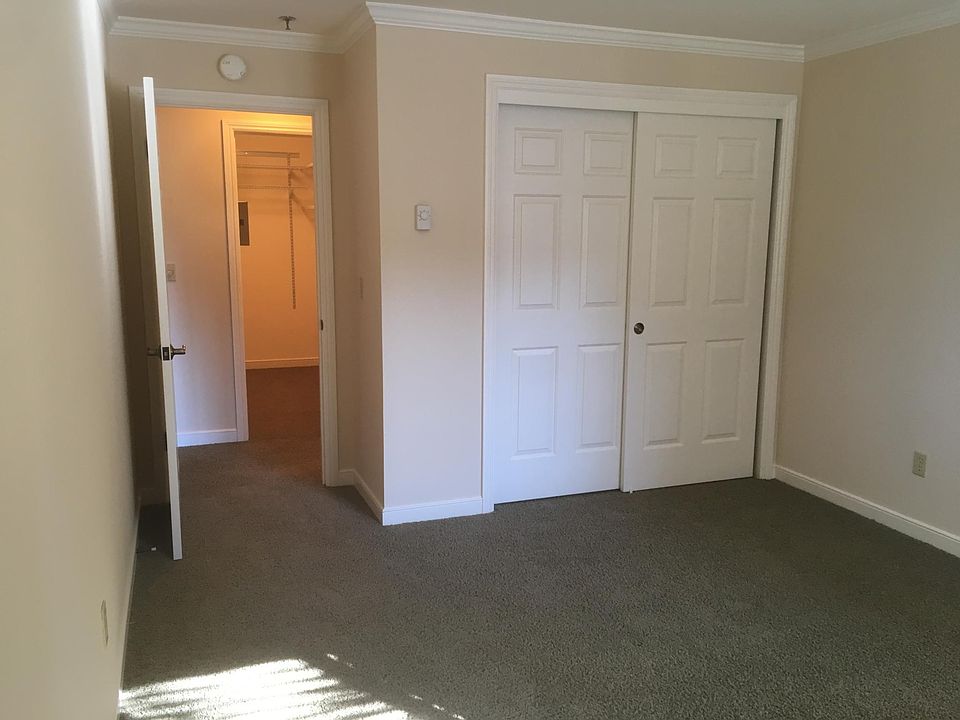 2nd image of 1056 El Camino Real APT 202