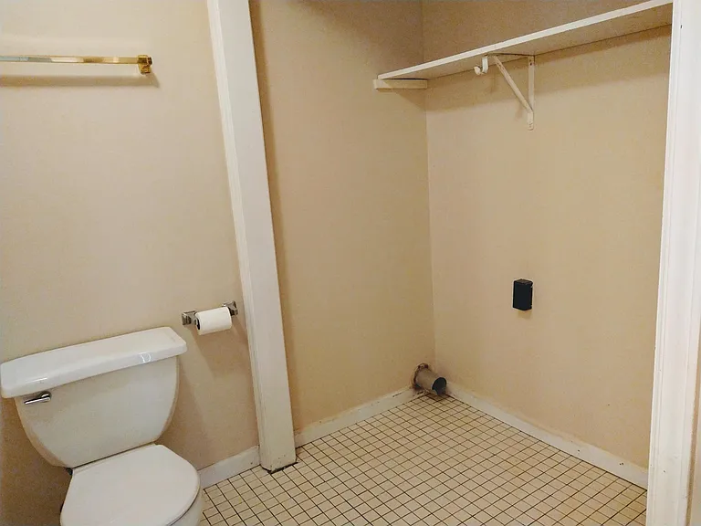 147 Amanda Ct — Photo 9