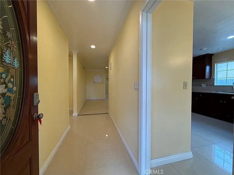 1127 S Nantes Ave — Photo 3