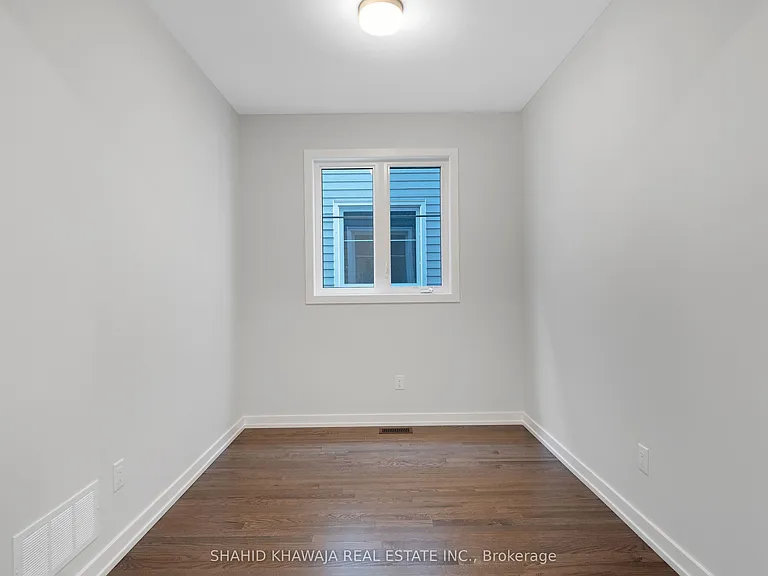 93 Hackamore Cres — Photo 15