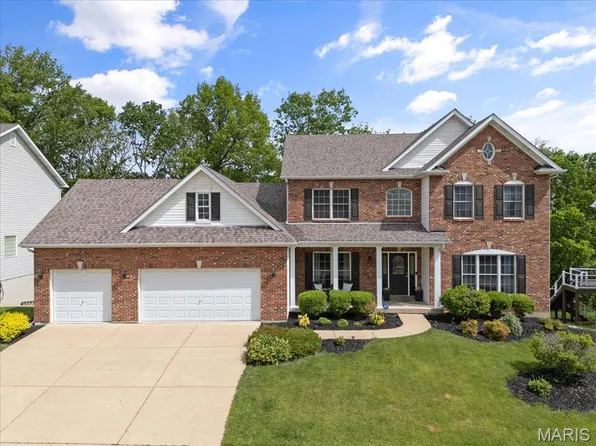 4041 Stonecroft Dr, Saint Charles, MO 63304