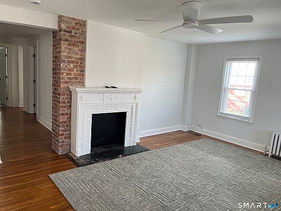 3rd image of 446 Old Stratfield Rd