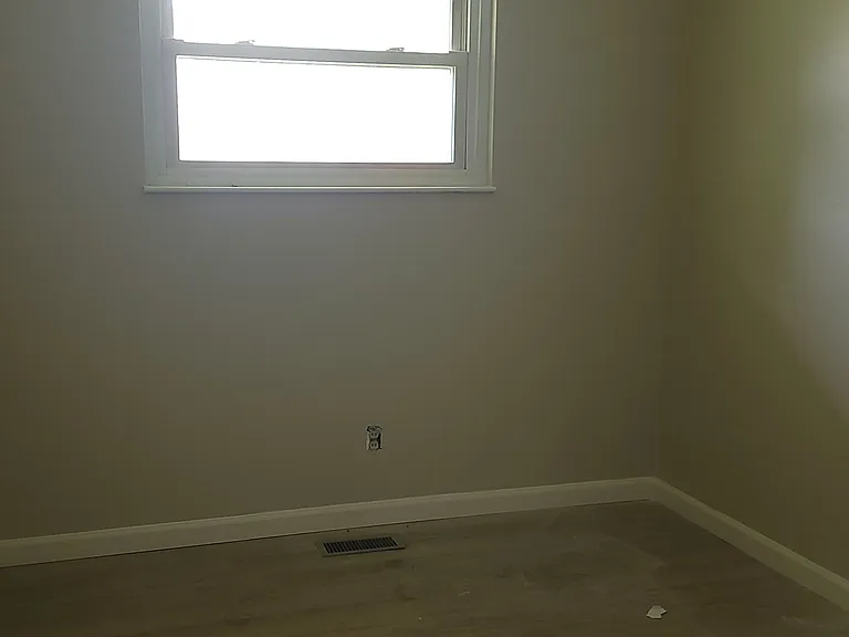35 Catalpa Dr — Photo 17