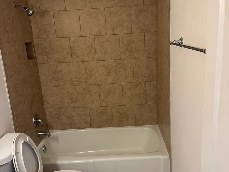2573 NE Palm Ave #A — Photo 6