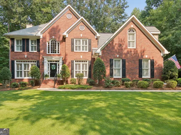 370 Stonehaven Dr, Fayetteville, GA 30215