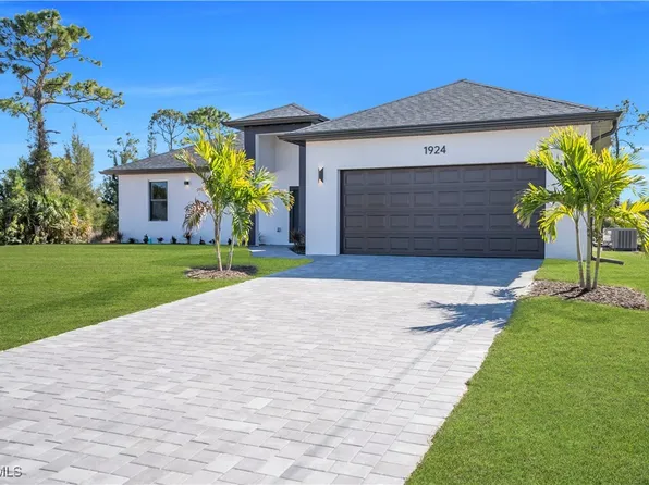 1924 NE 33rd Lane Cpe, Coral, FL 33909