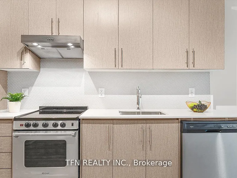 212 King William St #513 — Photo 7