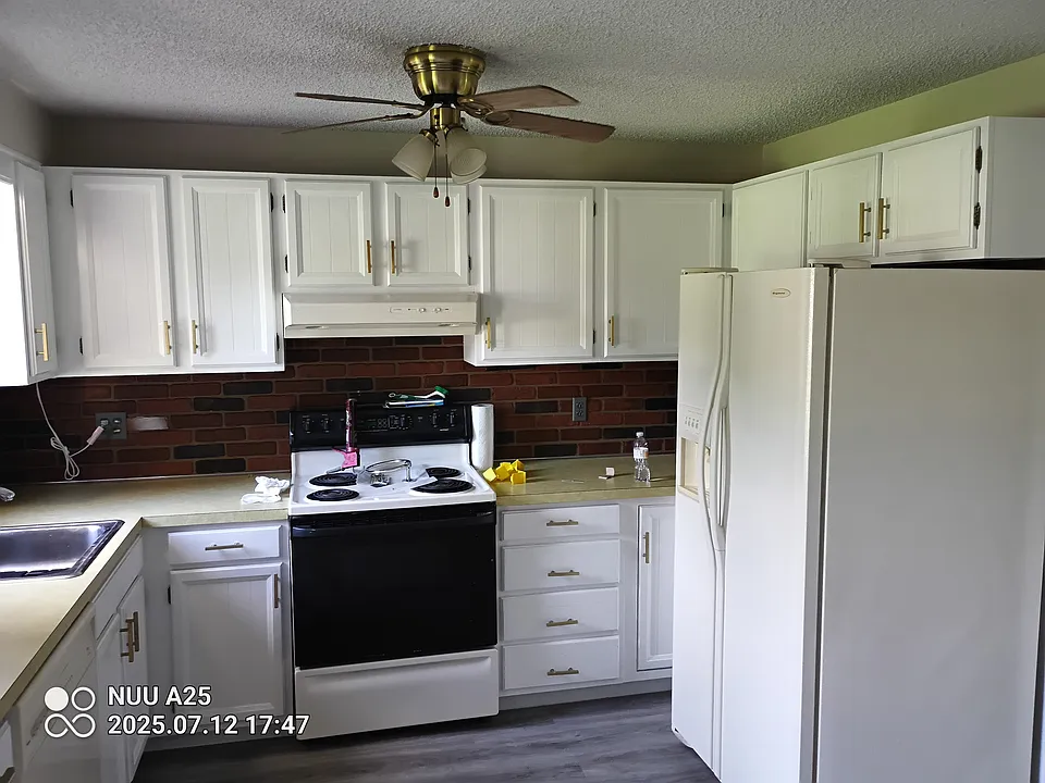Spacious kitchen