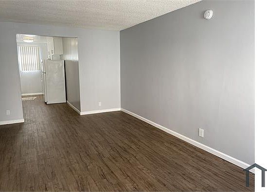 3rd image of 837 W 165th Pl