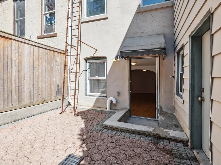 113 Sussex St #GRDN — Photo 4