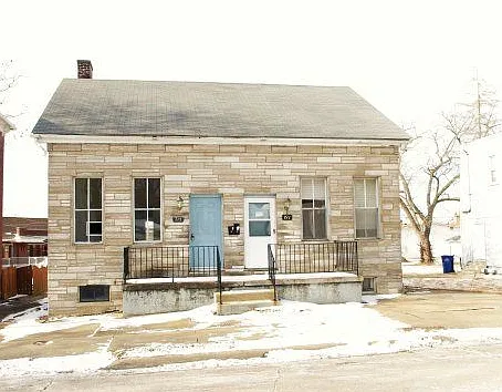 713 S High St photo 1