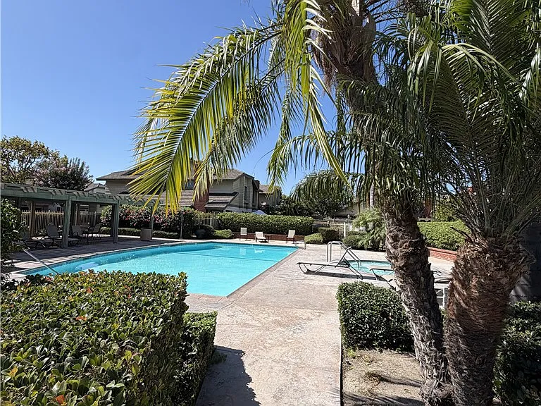 18153 Rustic Ct — Photo 35