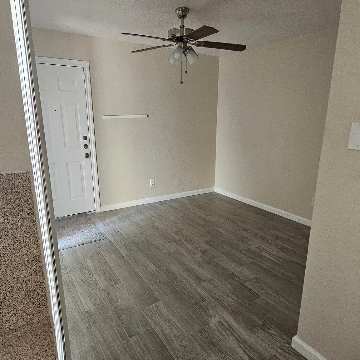 3 bed, 2.5 bath, 2001 sqft, $1,999 — Photo 4