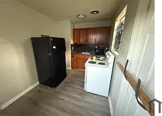 112 W 17th St