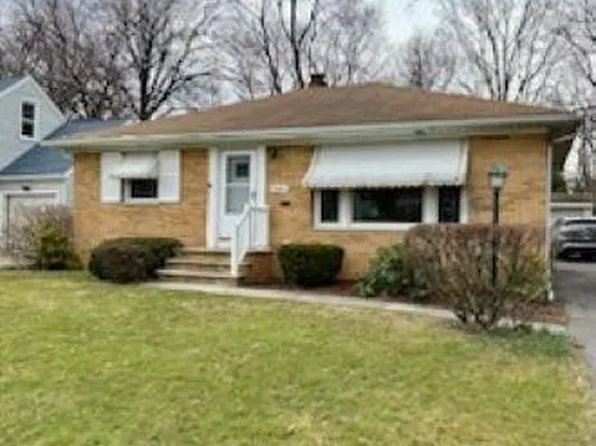 1445 Washington Blvd, Mayfield Heights, OH 44124
