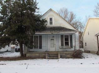 2912 Champaign Ave, Mattoon, IL 61938