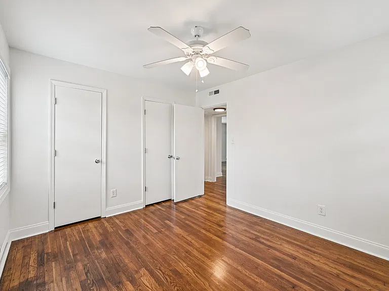 Manhattan Apartments — Photo 9