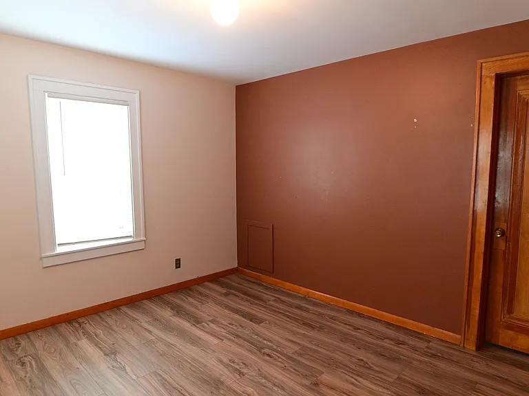 954 La Salle Ave — Photo 13