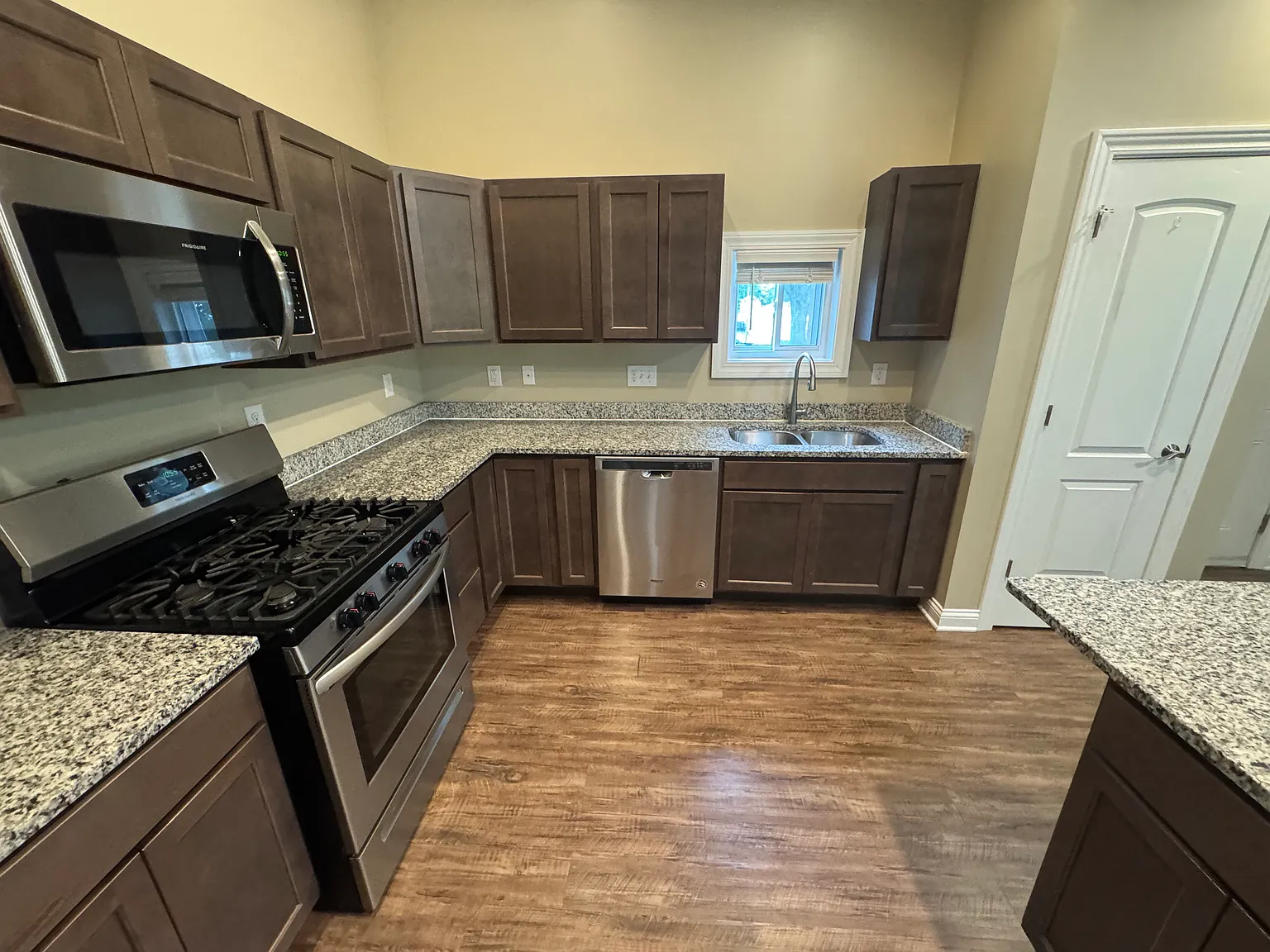 3 bed, 1225 sqft, $1,495 — Photo 3