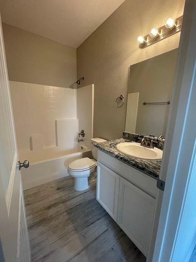 3 bed, 1472 sqft, $1,850 — Photo 2